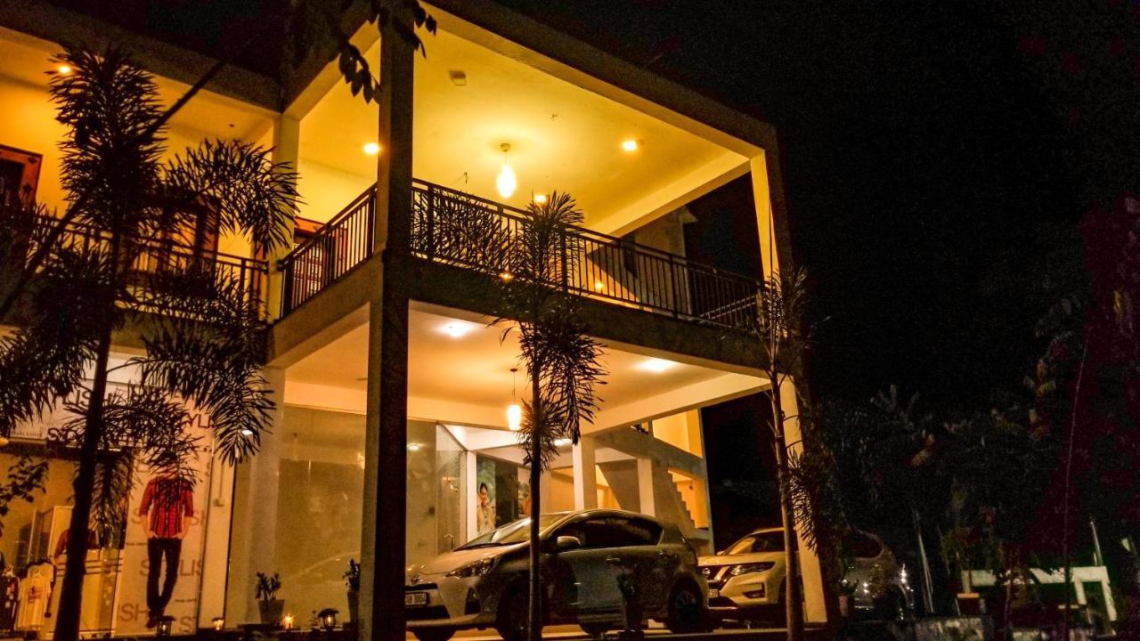 Akoya Pearl Hotel Ratnapura Buitenkant foto