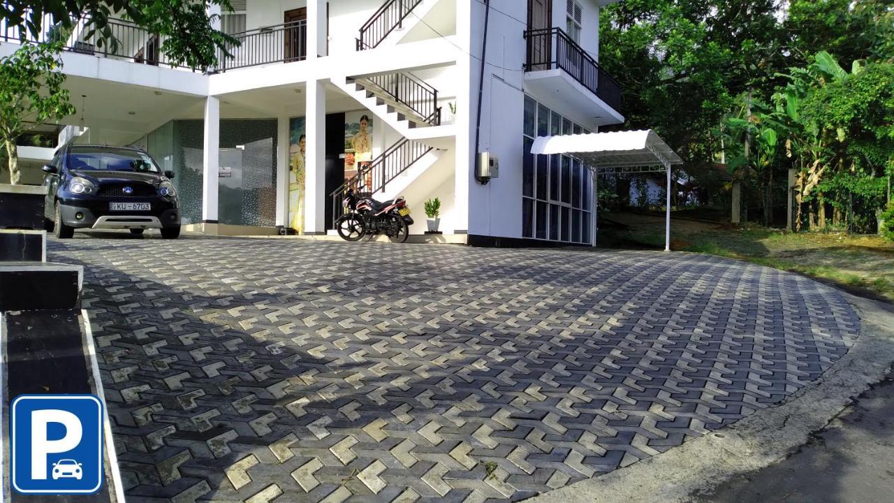 Akoya Pearl Hotel Ratnapura Buitenkant foto